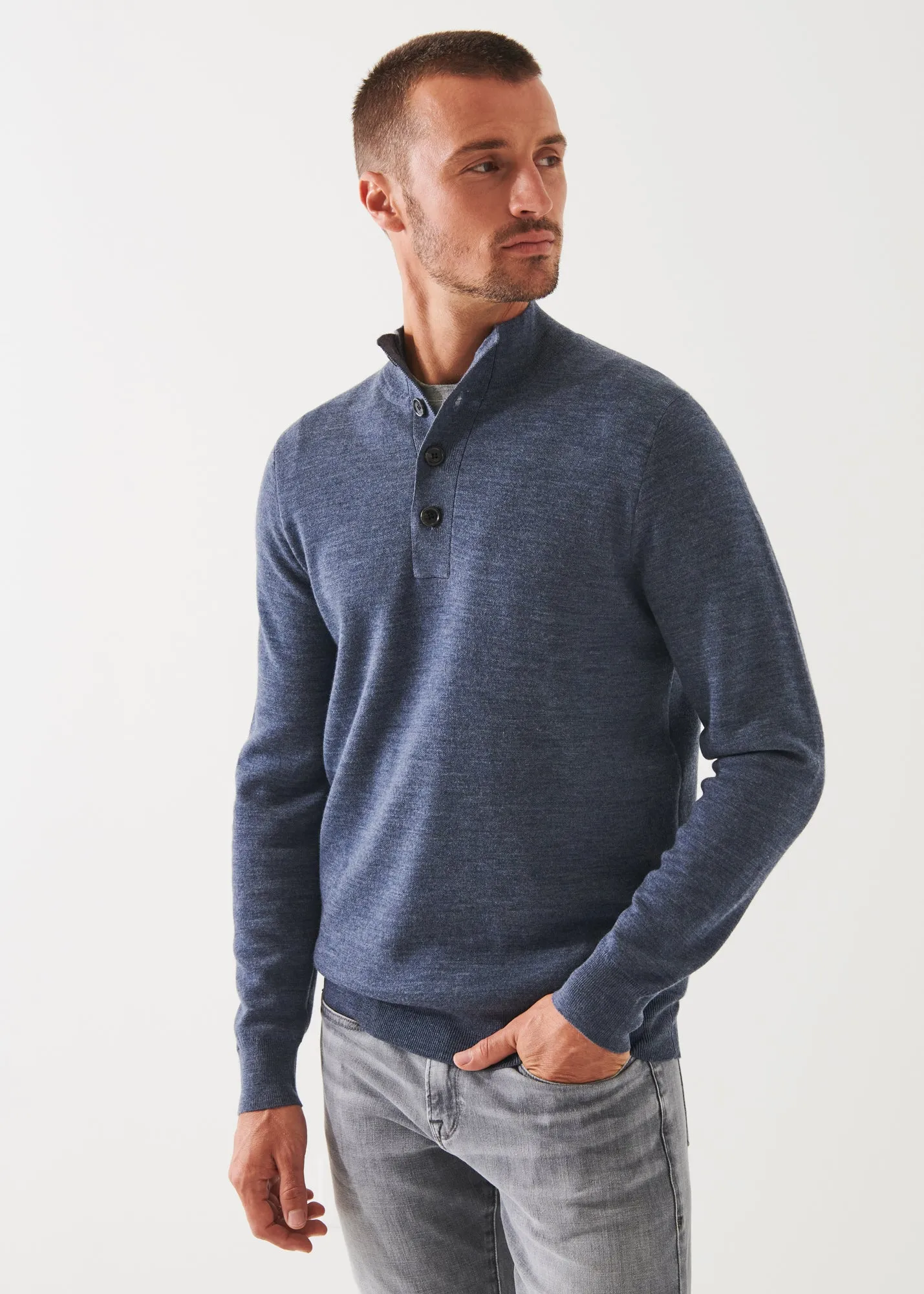 DOUBLE-FACE BUTTON MOCK NECK